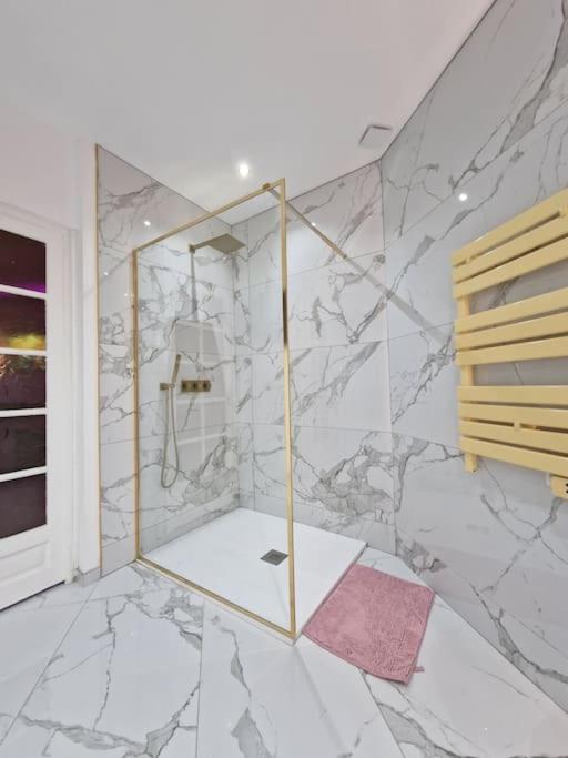Maison Chic Avec Jacuzzi Nogent Sur Oise Yaospa60 Экстерьер фото