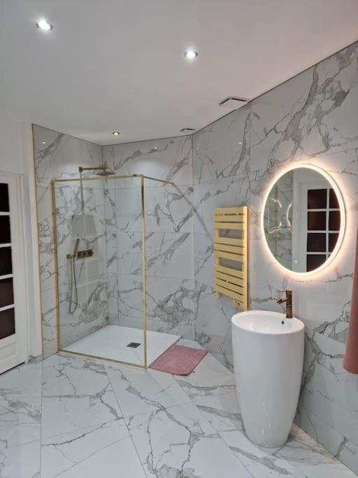 Maison Chic Avec Jacuzzi Nogent Sur Oise Yaospa60 Экстерьер фото