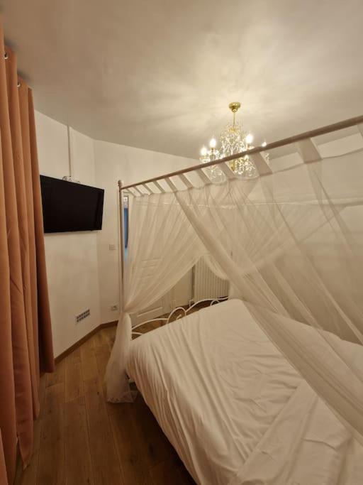 Maison Chic Avec Jacuzzi Nogent Sur Oise Yaospa60 Экстерьер фото