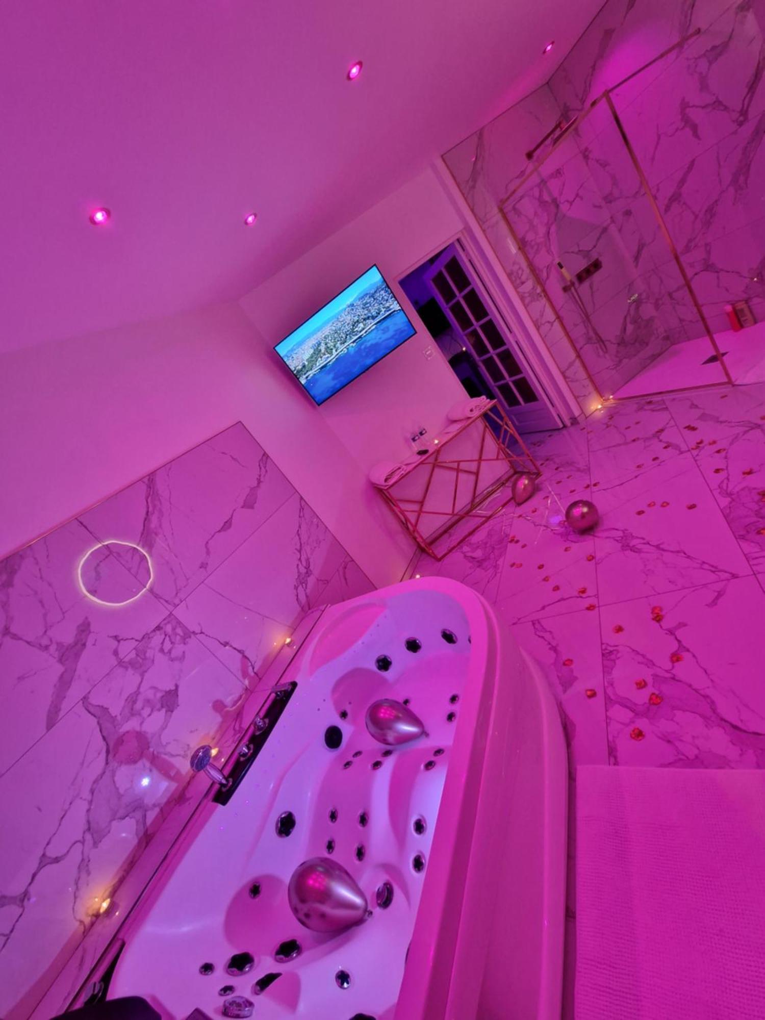 Maison Chic Avec Jacuzzi Nogent Sur Oise Yaospa60 Экстерьер фото